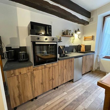 "La Petite Maison" Triplex Au Centre Ville - Les Terres Du Roy أفالو المظهر الخارجي الصورة