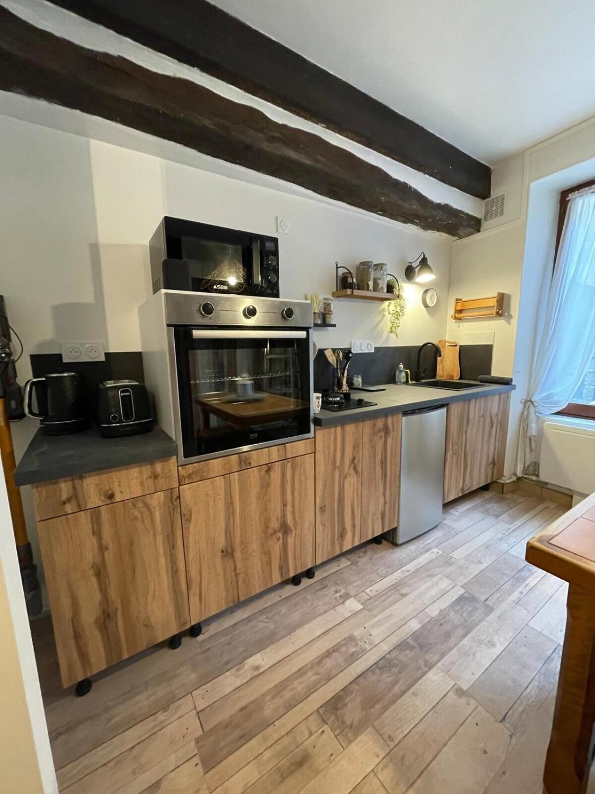 "La Petite Maison" Triplex Au Centre Ville - Les Terres Du Roy أفالو المظهر الخارجي الصورة