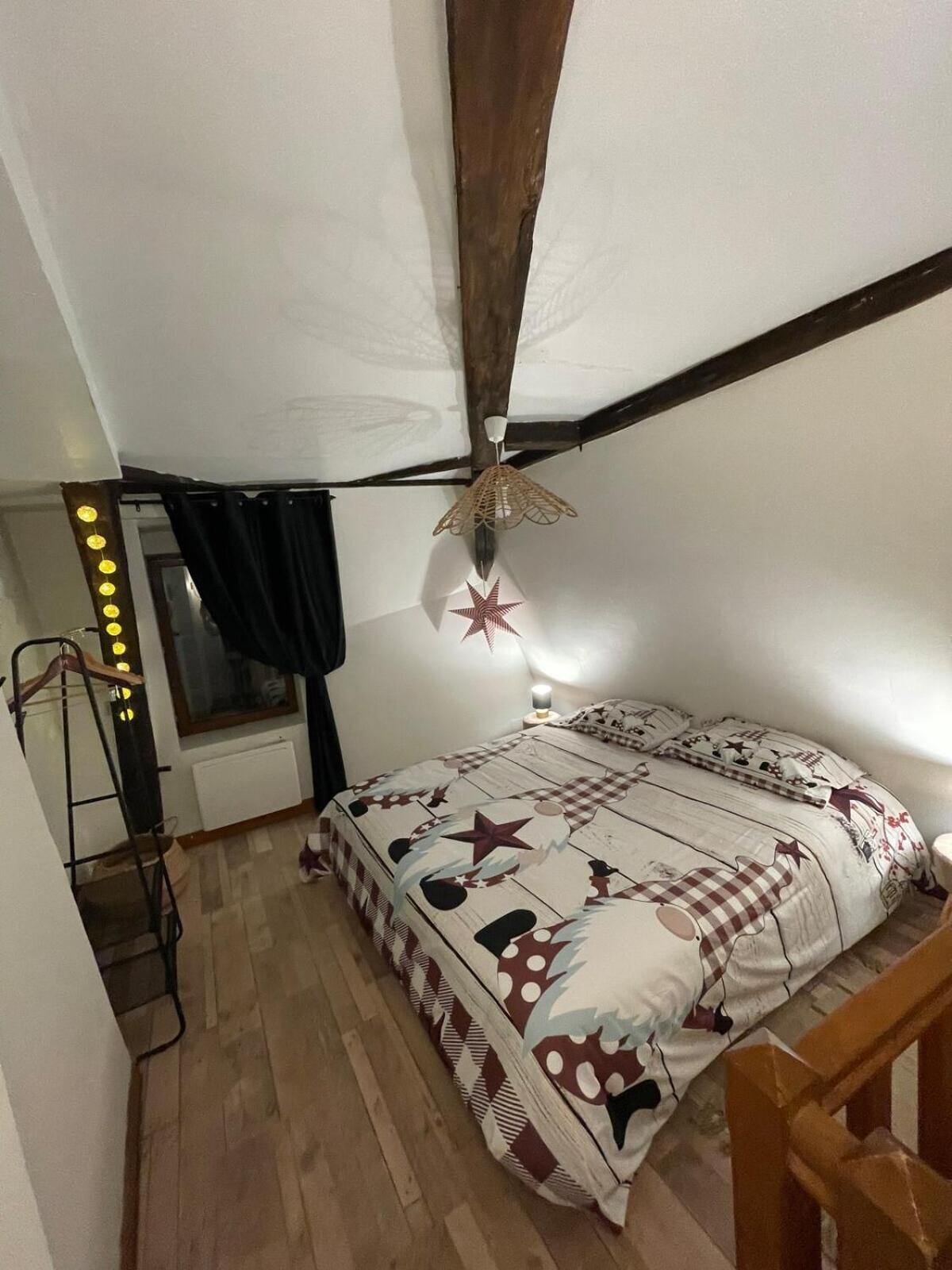 "La Petite Maison" Triplex Au Centre Ville - Les Terres Du Roy أفالو المظهر الخارجي الصورة