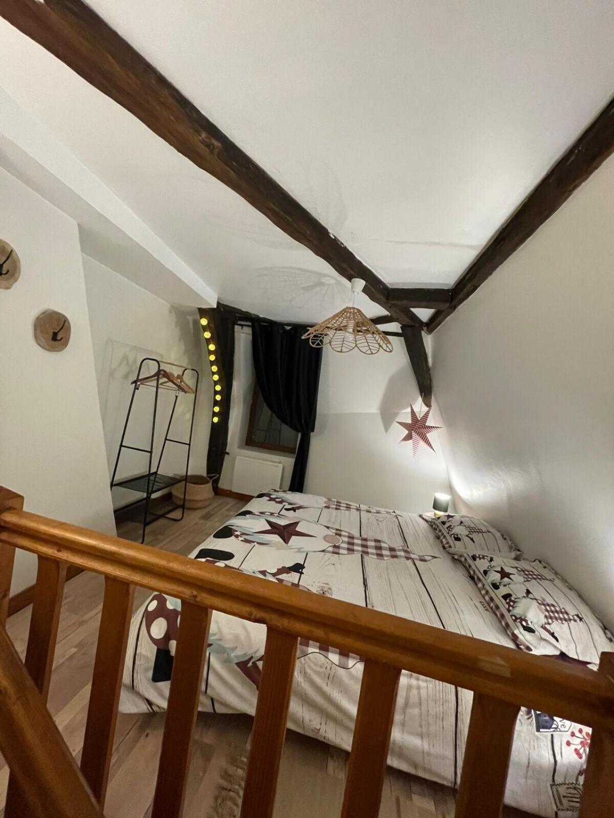 "La Petite Maison" Triplex Au Centre Ville - Les Terres Du Roy أفالو المظهر الخارجي الصورة