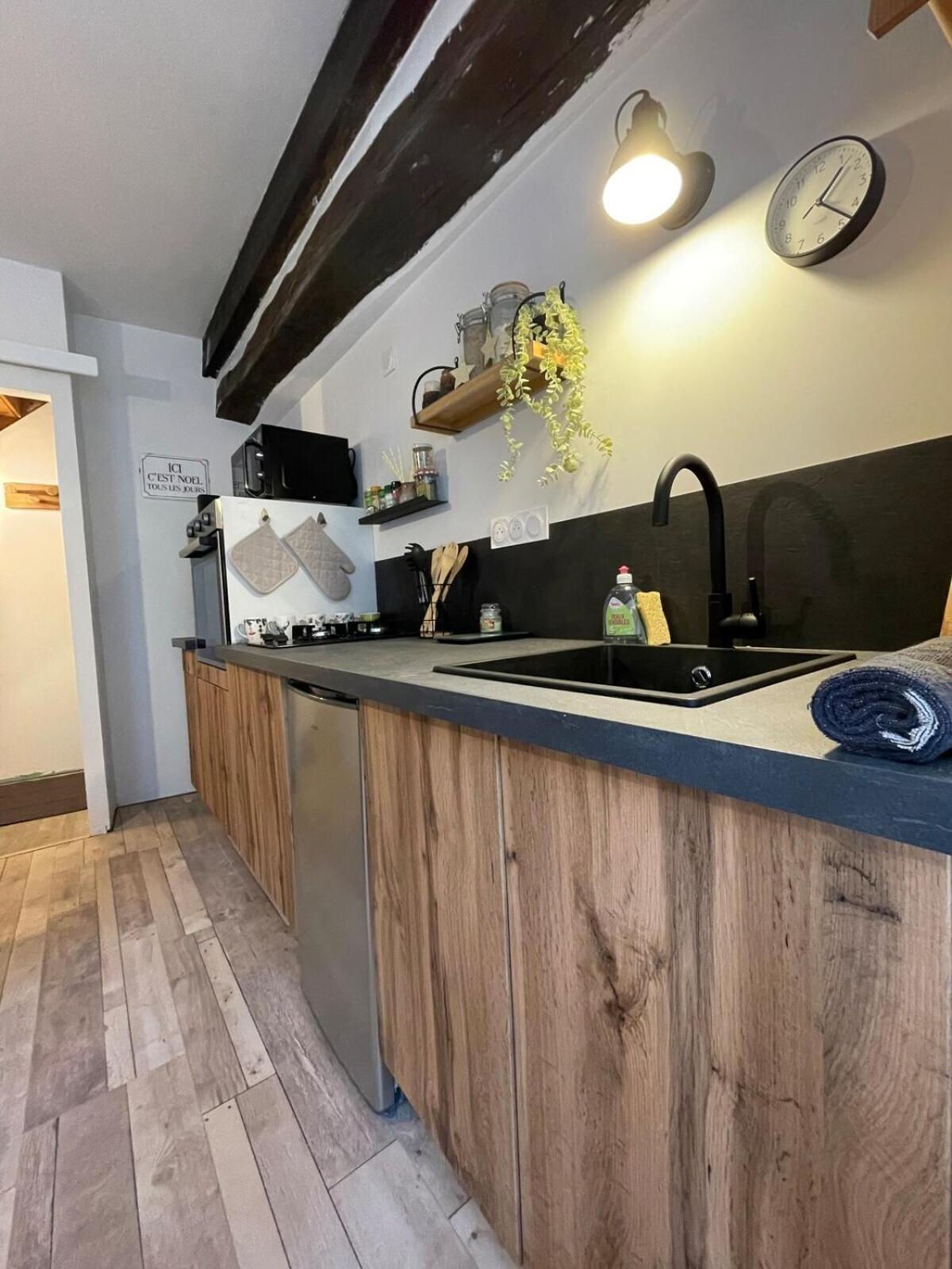 "La Petite Maison" Triplex Au Centre Ville - Les Terres Du Roy أفالو المظهر الخارجي الصورة